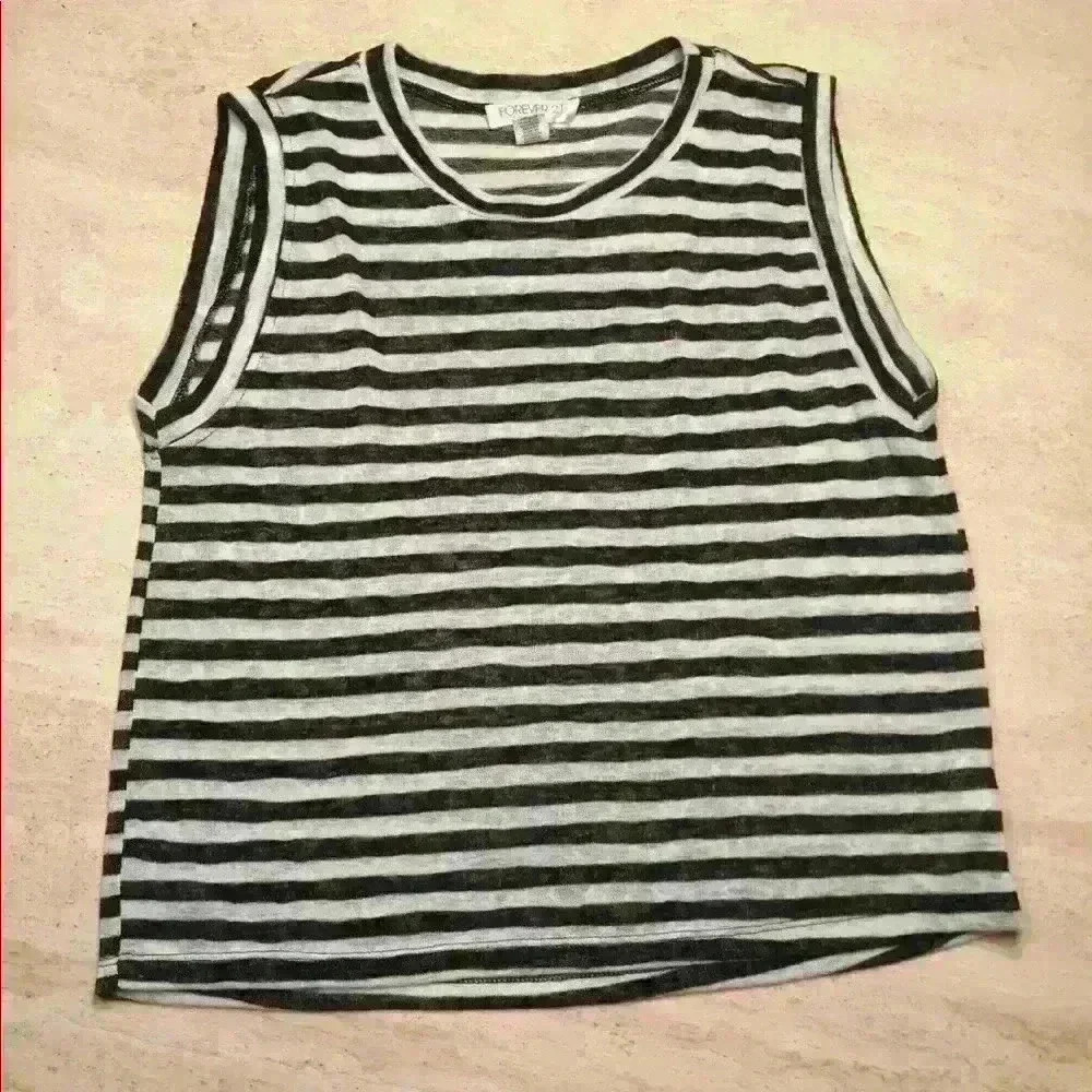 Sleeveless Tank top